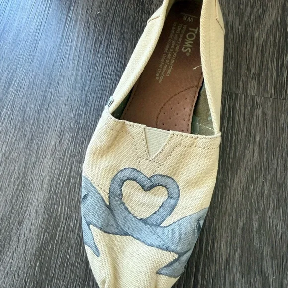 TOMS Custom painted shoes - Picture 3 of 9